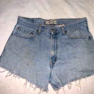 Levi 550 high waisted shorts
